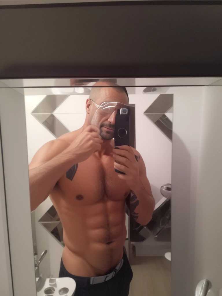 there is a man taking a picture of himself in the mirror, foto fit, (38 anos), 3 6 anos, Homens de 45 anos, 38 anos, 3 2 anos, Homem de 4 0 anos, 2 7 anos, 3 5 anos, 35 anos, Selfie!!!!! de um homem, foto vazada, Selfie ruim