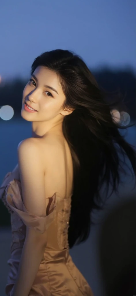 (On a table, Best quality, realistically, ultra - detailed, meticuloso, A high resolution, 8k wallpaper), Close-up portrait of a beautiful woman, Chariada, Smiling, light brown messy hair, Perfect dynamic composition, 美丽meticuloso的眼睛, Just like the cover of a fashion magazine, On campus