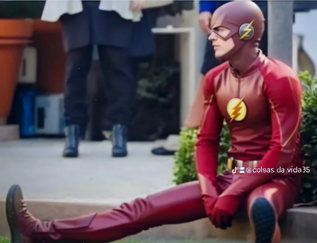 Araffe sitting on a ledge with his feet up and his feet up, O Flash, Speedster, flash superexposto, wearing red and yellow hero suit, 🕹️ 😎 🔫 🤖 🚬, Steve Harvey como o Flash, Emma Watson como o Flash, in high resolution 4K, red lightning!!, flash direto, imagem flash, imagem vazada, Expressivo!!!!! Um cenario de filme triste, cabisbaixo, depressiva, discouraged, em alto qualidade, sentado,