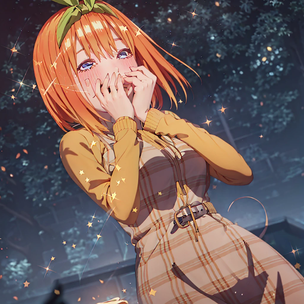 (masutepiece), A sexy、Natural light, Photorealistic, Cameltoe, diffuse glow, depth of fields, big eye、profetional lighting、portlate、headband is green、Blue eyes、Hair is orange、hairstyle is short bob、Sunset background、Both hands are in the shape of a heart、Hide your mouth with your hands、Nakano Yotsuba、ivory check dress、yellow long sleeve innerwear、huge smile、Night sky on background、sparkling in the air、big eye、