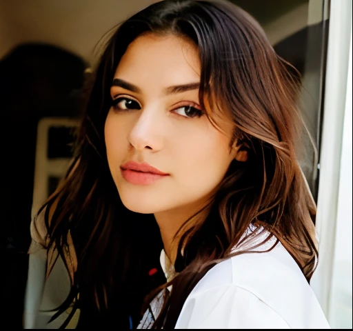 1 femme, Long Wavy Hair, dark brown eyes, Condo, nounous, ciel