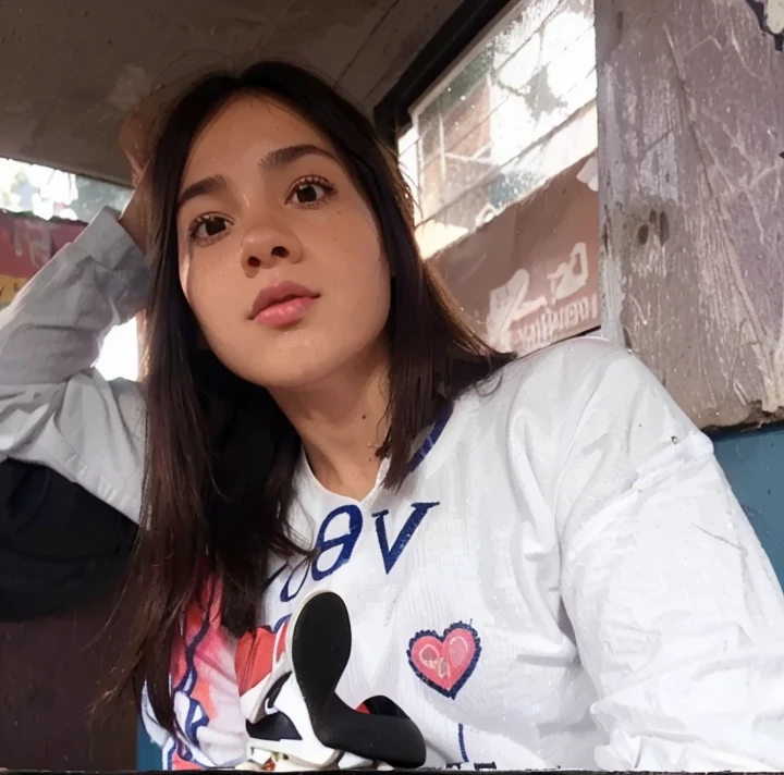 master part, best quality, (Muito detalhado CG unidade 8k papel de parede) (best quality), (best illustration), Melhor sombra, (uma menina jogando skate: 1.3), 13 anos, fofo, Cabelos brancos curtos, bonnet, doce fresco, detalhes brilhantes dos olhos, (terno de voo colorido), Fashion shorts, (skate colorido: 1.1), Rosa, amarelo, azul, Rua, Rocha, (extremely high quality, Amazing details: 1.25), (sozinho), Pinturas brilhantes e coloridas
