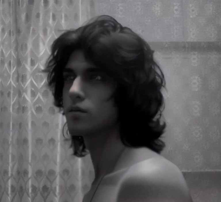 30 years old homem arafiado com cabelo comprido e sem camisa