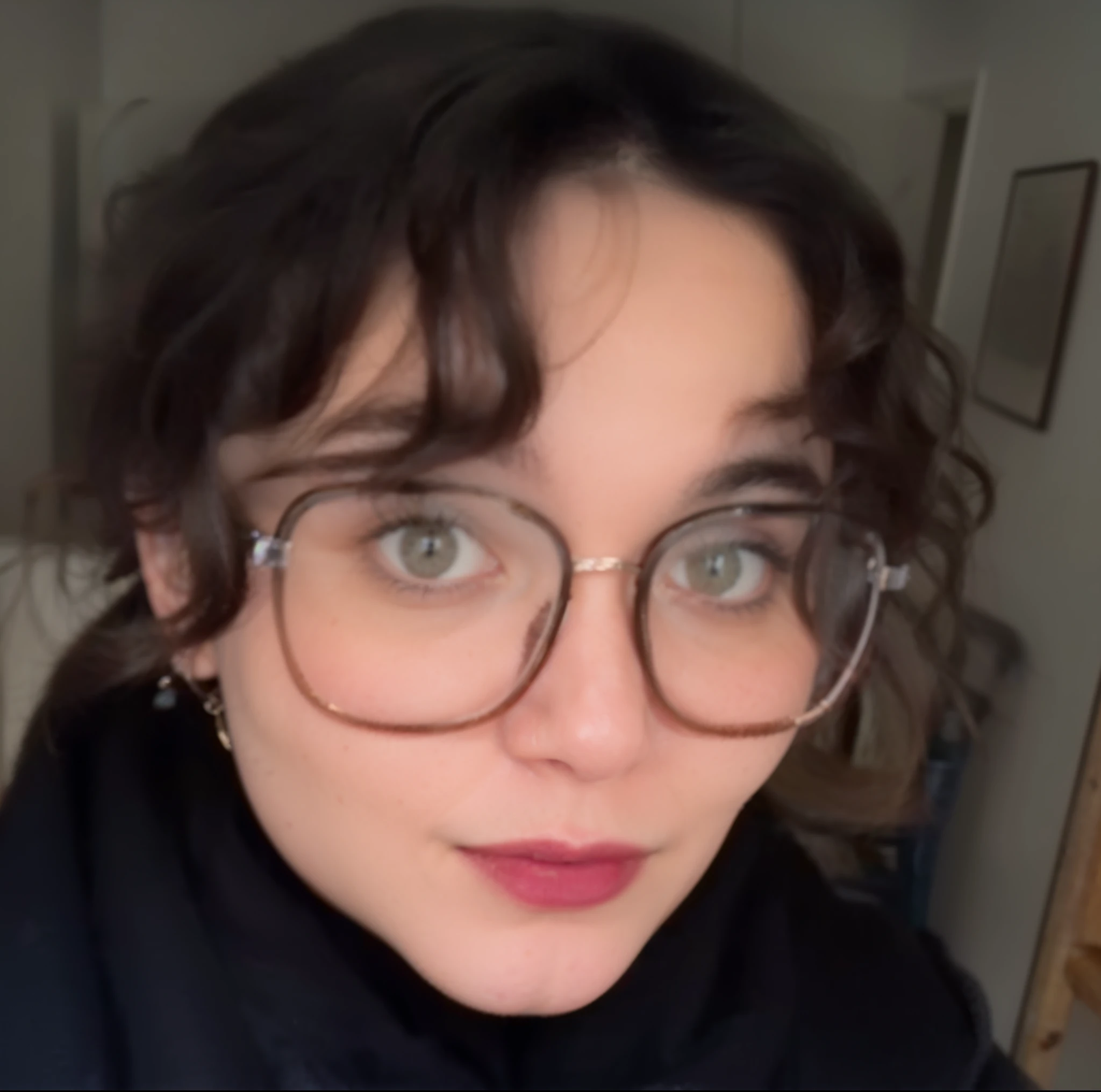 lifelike realistic selfie of a ugly 20 years old white girl wearing big glasses, nose ring and lipstick, real detailed skin texture, RAW Photo