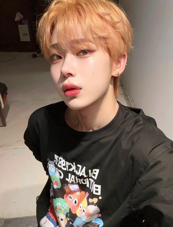 There is a young man in a black shirt while posing for a photo, Jimin\Plump lips, Jungkook, Parque Jimin, Cai Xukun, Jimin\'s right eyelid swollen, Jimin, Jimin\Nariz grego, Rosto Jimin preciso, TaeJune Kim, Kim Doyoung, Jung Jaehyun, Yanjun Chengt, Hyung Tae