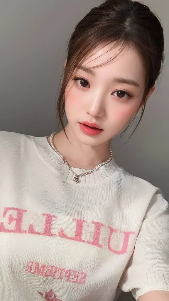 a closeup of a woman wearing a sweater with a necklace, dilraba dilmurat, ulzzang, Lalisa Manobal, Heonhwa Choe, Parque Ji-min, Jinyoung Shin, Lee Ji - Eun, Lee Ji-eun, maquillaje coreano popular, Jaeyeon Nam, Sun Yunjoo, Hermosa joven coreana, maquillaje popular de Corea del Sur