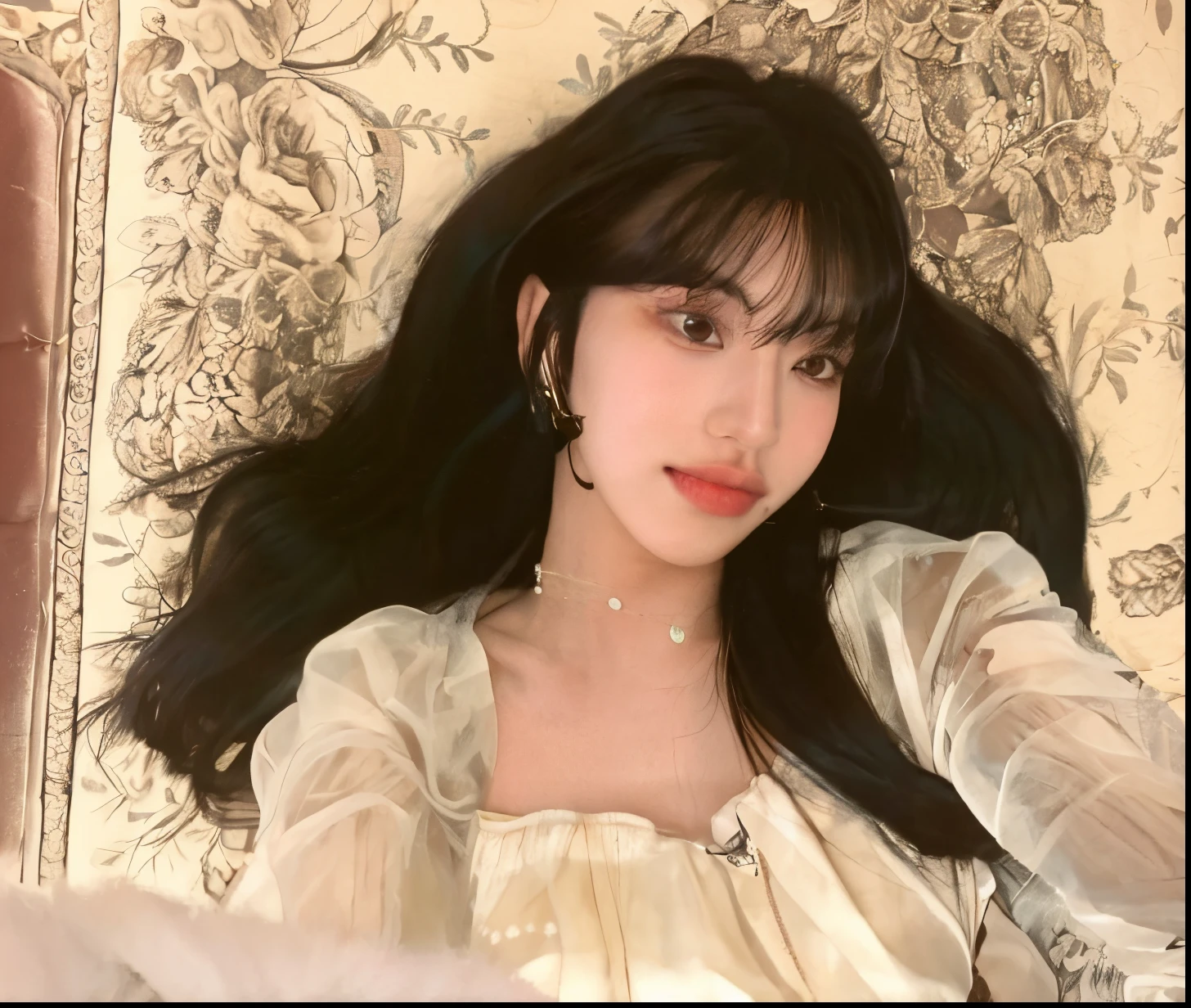 Araffe woman lying on a sofa with long black hair., Ella tiene el pelo negro con flequillo, con flequillo, con flequillo completo, ulzzang, Jinyoung Shin, Pelo largo con flequillo, Cabello largo con flequillo completo, Cabello limpio con flequillo, Bae Suzy, foto de perfil, Lalisa Manobal, Ruan lindo vtuber, Sakimichan