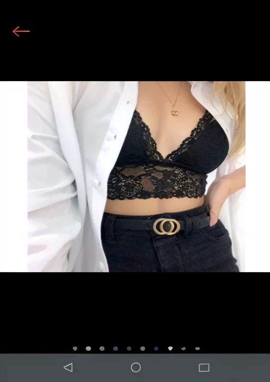 a close up of a woman wearing a sutiã preto top and black pants, Bralette, Roupa aberta v peito, pás, renday, olhar sexy, renda, estilo sexy, sexy :8, Gargantilha, Topo de colheita, arnês, sutiã preto, Titular Top, vestindo roupa camisola preta, cetim, cintura - tiro, delicioso, topo de corte, top de corte baixo
