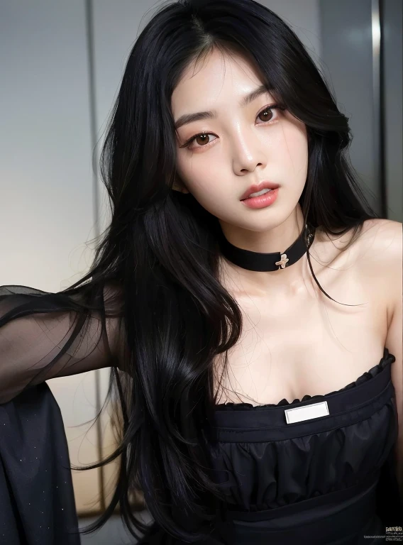 Araffe asian woman with long black hair wearing a black dress, Ulzzang, gorgeous chinese model, cruel korean goth girl, preto hime corte cabelo, usando gargantilha preta, linda mulher coreana jovem, cabelos pretos longos e finos, Jinyoung Canela, Asian girl with long hair, Modelo de moda feminina coreana, mulher coreana jovem bonita, Portrait of female Korean idol