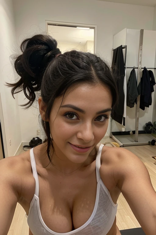 28 years old Italian model, black hairs, mujer sexy, en el gimnasio, selfie, ropa deportiva, mirada seria, ojos detallados, sonrisa tierna, posasexy.