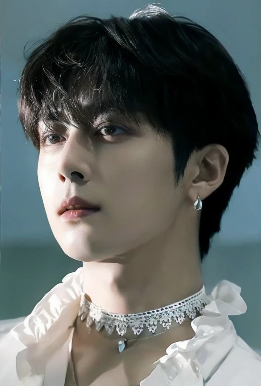 Chae Hyungwon de Monsta X cara, Un primer plano de una persona con una camisa blanca y un collar, ultrant,delicate androgynous prince, beautiful androgynous prince,beautiful young prince, 8k. Chae Hyungwon (monsta x), piel blanca y de porcelana. Chae Hyungwon.