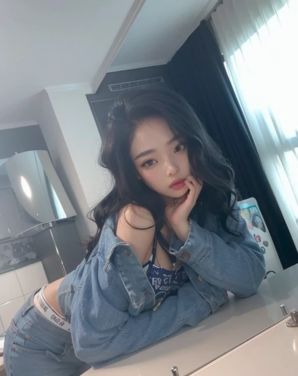 Araffada woman in a denim jacket taking a selfie in a mirror., Blackpink Jennie, Krystal, Jinyoung Shin, Chica coreana, Heonhwa Choe, Hermosa joven coreana, Taejune Kim, Hermosa mujer surcoreana, Hermosa joven coreana, Jaeyeon Nam, ulzzang, pose casual, pose sexy, she is about 2 0 years old, 韓国アイドル