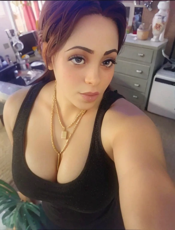 Latina de piel morena, de ojos grandes expresivos, labios carnosos, 40 year old Dominican woman, pasando para la camara