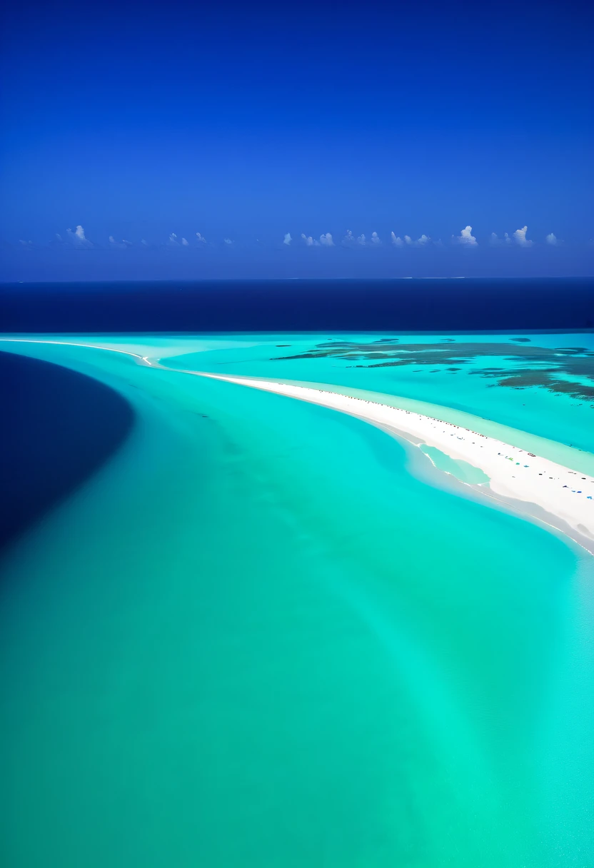 Fluorescent beaches on Nduru Island, Maldives，natta，There will be blue lights on the beach，Very mysterious and beautiful。glowing beach，Lights appear on the beach at night，Natural phenomena，Biofluorescence，Various microorganisms become light sources，Emits a steady shimmer，Show all kinds of light，From light green to bright green to fiery red，There are even dark purple and orange ones。surging in the waves、when the sea breeze blowluorescent beaches easily unfold magnificent sea views