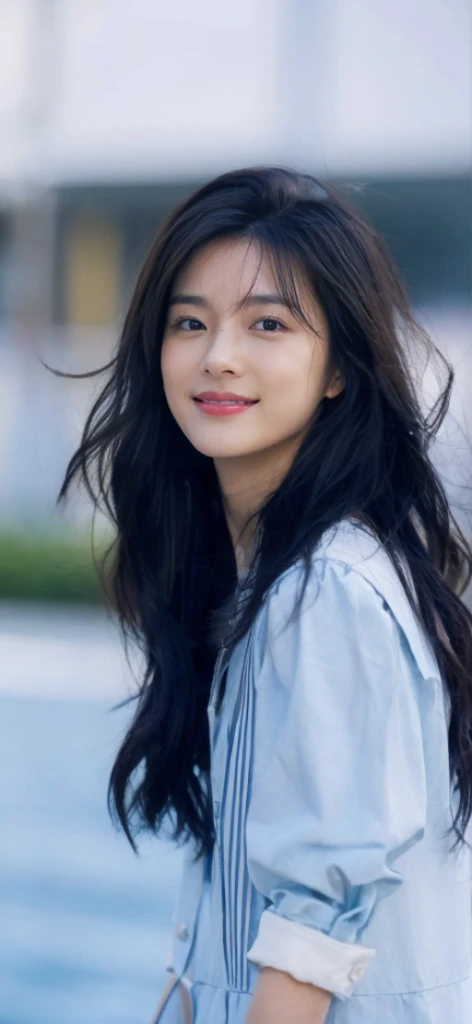 (On a table, Best quality, realistically, ultra - detailed, meticuloso, A high resolution, 8k wallpaper), Close-up portrait of a beautiful woman, Chariada, Smiling, light brown messy hair, Perfect dynamic composition, 美丽meticuloso的眼睛, Just like the cover of a fashion magazine, On campus