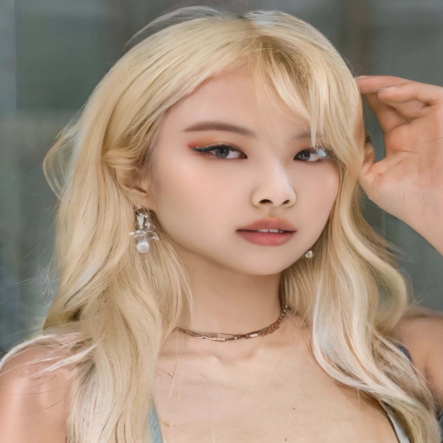 Un primer plano de una mujer con el pelo largo y rubio que lleva un collar, Jinyoung Shin, Parque Roseanne de Blackpink, Lalisa Manobal, Cabello largo y blanco y flequillo, Sakimichan, ulzzang, maquillaje popular de Corea del Sur, Retrato de Kim Petras, Heonhwa Choe, flequillo blanco, Retrato de Jossi de Blackpink, maquillaje coreano popular