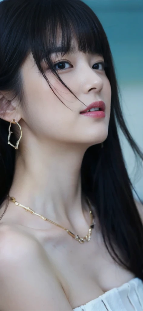 (On a table, Best quality, realistically, ultra - detailed, meticuloso, A high resolution, 8k wallpaper), Close-up portrait of a beautiful woman, Chariada, Smiling, light brown messy hair, Perfect dynamic composition, 美丽meticuloso的眼睛, Just like the cover of a fashion magazine, On campus