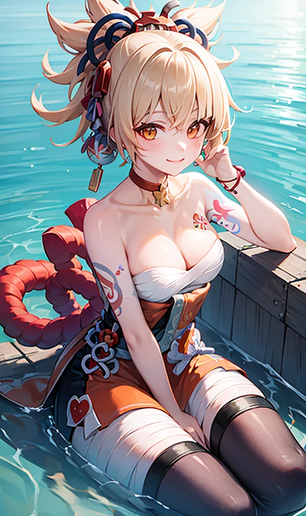 A girl，Sit on a stone by the sea，smilesmall breast
