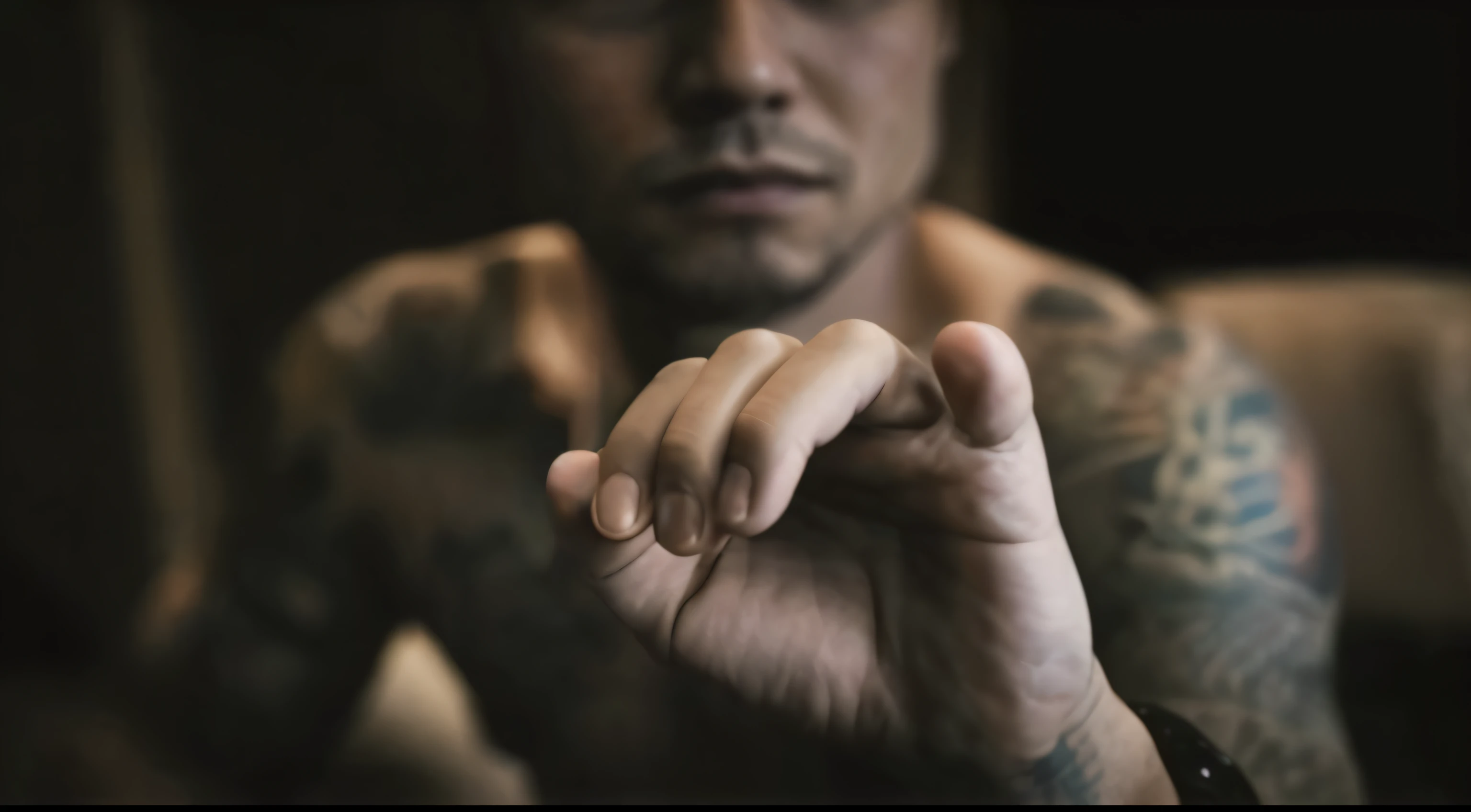 There is a man with tattoos on his arms and hands, sentado na ponta do dedo do homem, alessio albi, homem tatuado, Tiro com Sony Alpha, tatuagem Yakuza no corpo, Retrato de 50mm, Directed by: Jaakko Mattila, fotografia manual, Tiro em Leica SL2, uma foto de um homem, Filmado com Canon EOA 6 D Mark II