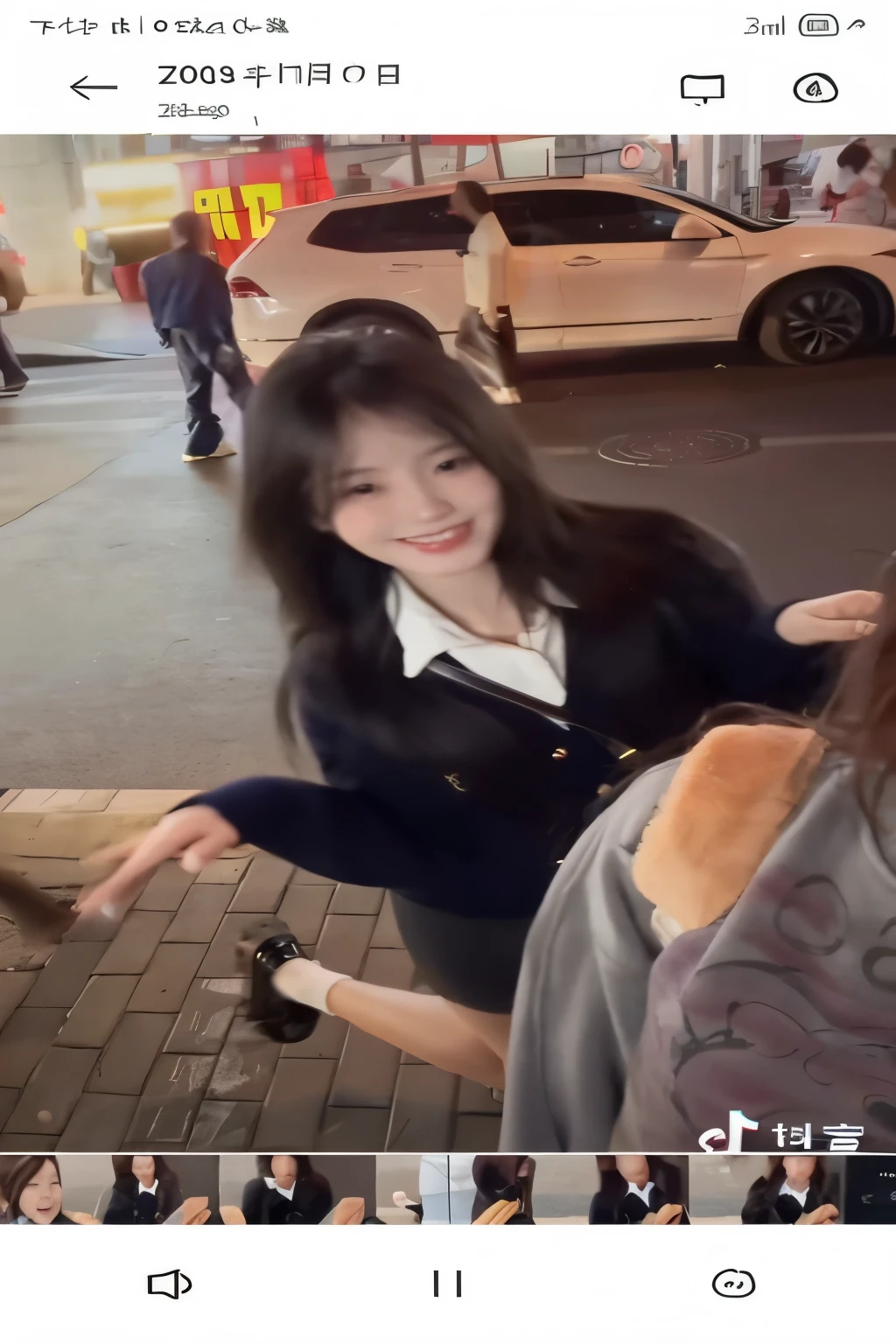 she has a cute face, She has a cute and expressive face, she's smiling and excited, she expressing joy, Cute Korean face, low quality footage, Very very low quality, chiho, she's smiling and happy, she's smiling, Nam Jae-yeon, waving and smiling, ulzzangs