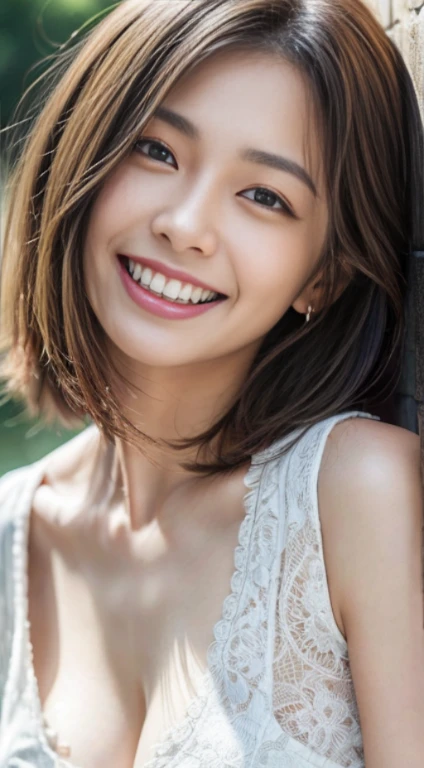 masutepiece, Best Quality, Photorealistic, Ultra-detailed, finely detail, High resolution, 8K Wallpaper, 1 beautiful woman, Wear sleeveless fashionable clothes, cleavage, at campus, light brown short messy hair, Perfect dynamic composition, Beautiful detailed eyes, Smiling happily, Perfect teeth visible, foco nítido, Detailed skin texture, detailed hairs