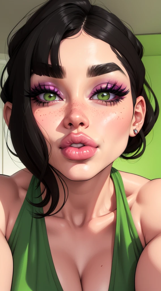 Woman&#39;s face winking, piel blanca rosada con pecas, ojos grandes y rasgados color verde, lined eyes and makeup eyelids, small-nose, labios gruesos color rojo, mejillas delgadas con hoyos, large cheekbones, defined chin with chin dimple, cabello corto color negro