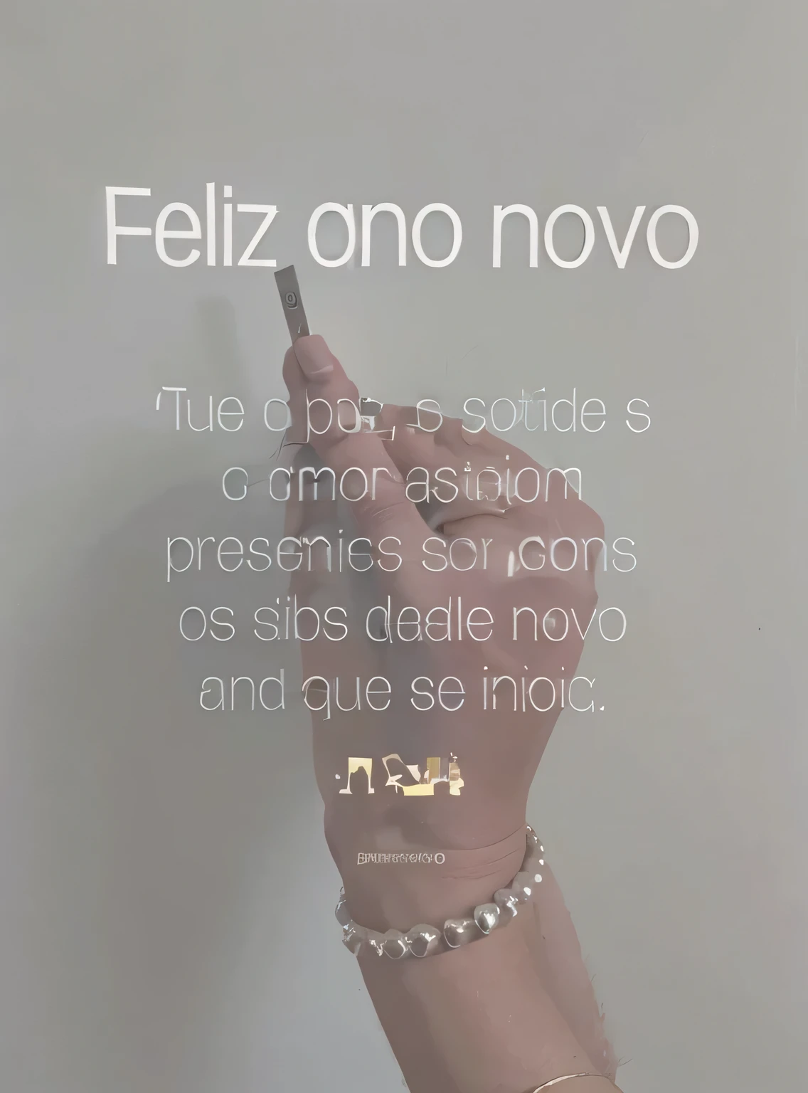 melhore as escritas, fonte, cor, transparencia, desfoque mais a imagem centro e foque um pouco mais a logo no centro