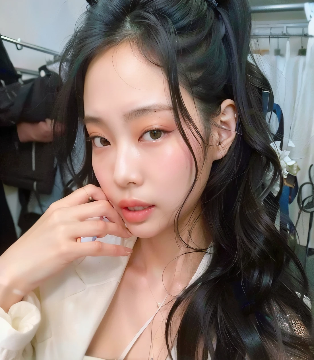 there is a woman with long hair and a white shirt, dilraba dilmurat, Ulzzang, Mulher sul-coreana bonita, menina coreana, maquiagem sul-coreana popular, mulher coreana jovem bonita, maquiagem coreana popular, Asian girl with long hair, Xintong Chen, Xision Wu, Sha Xi, linda mulher coreana jovem, korean face features, Jinyoung Canela