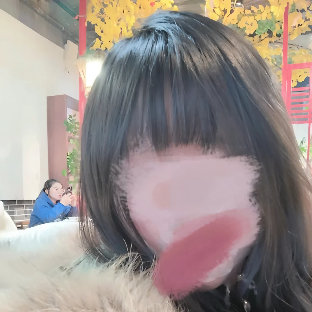 girl,wearing a fur coat, Fluffy bangs, Blunt bangs fell on her forehead, hair whitebangs hair, Only a few bangs, 奈良美智, Qi bangs long hair, face picture, She is facing the camera