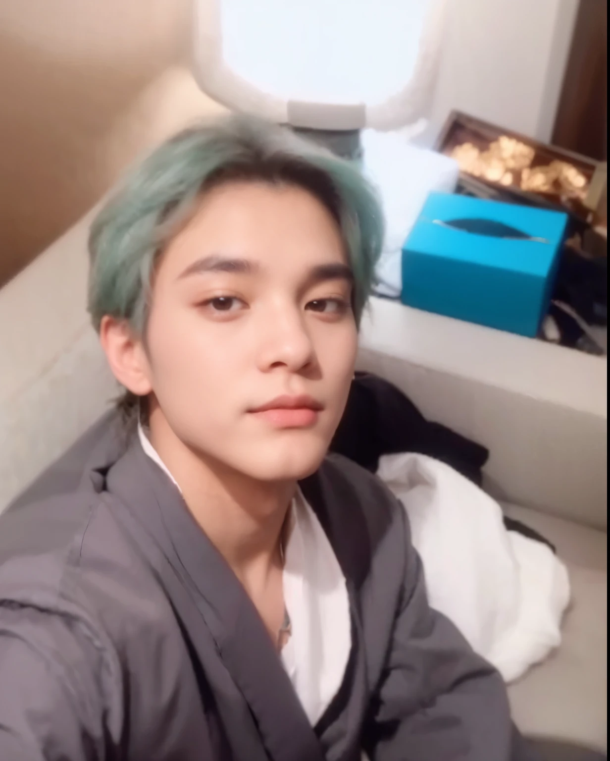Homem de cabelo preto, Bts, Kim Taehyung, Adorable Wan with Korean face, Hyung Tae, Beautiful androgynous prince, jovem, Grupo BTS, inspirado em Taehyung