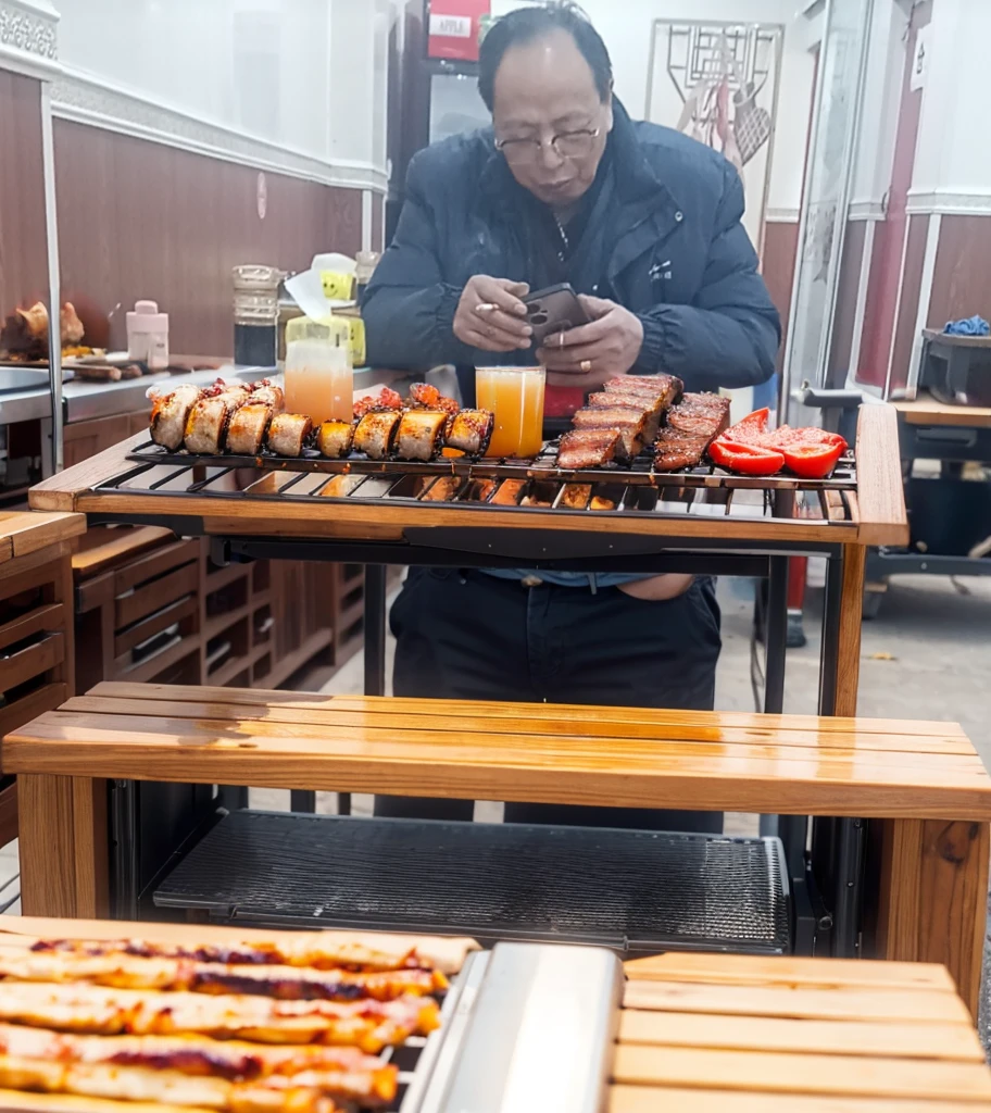 Stacked barbecue，Various drinks，delicacies