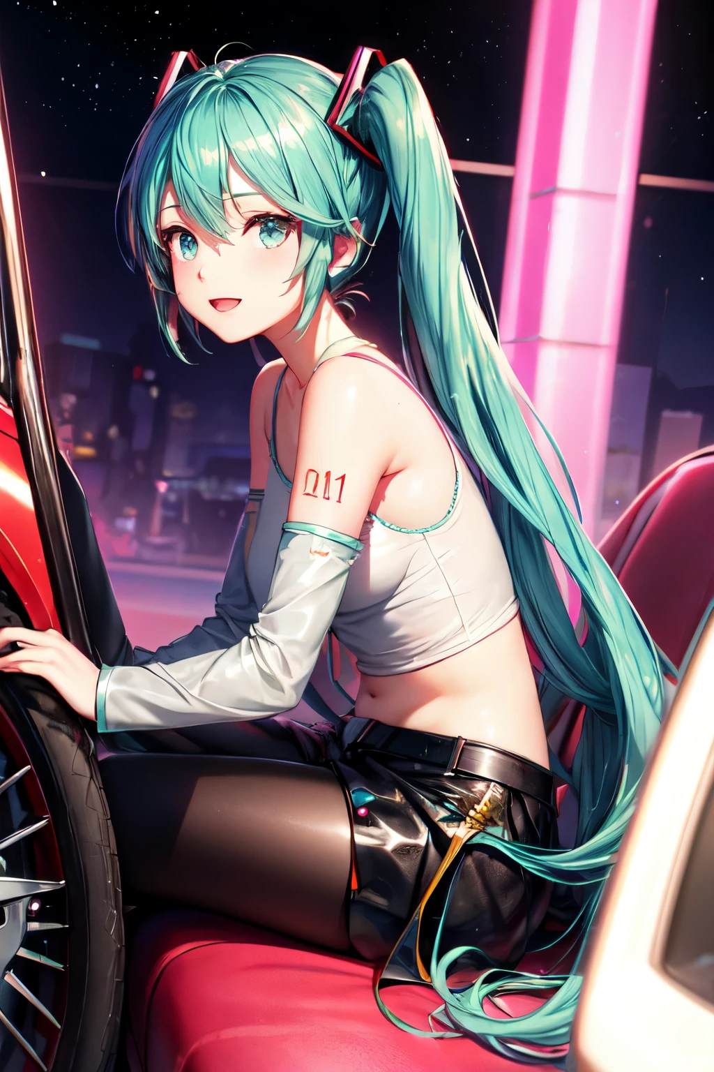 Hatsune Miku mit pinken Haaren sitzt auf Motorhaube von pinken Mazda RX7 nachts.