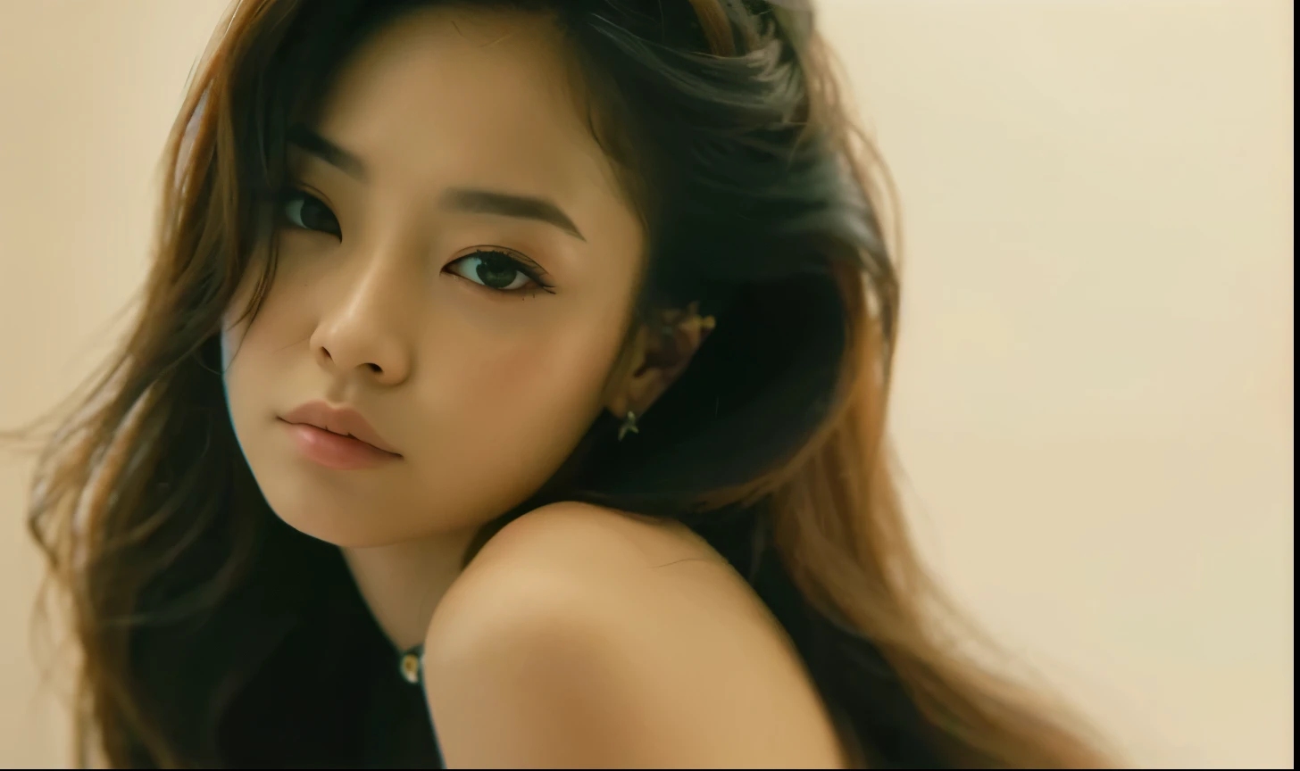 Un primer plano de una mujer con cabello largo y una blusa negra, Blackpink Jennie, Retrato Jisoo Blackpink, her face looks like an orchid, young wan angel, Jisoo de Blackpink, Jisoo de Blackpink, tzuyu de dos veces, inspirado por Tang Sin Yun Sandara, Wan adorable cara coreana, ulzzang, Jossi de Blackpink, tumblr