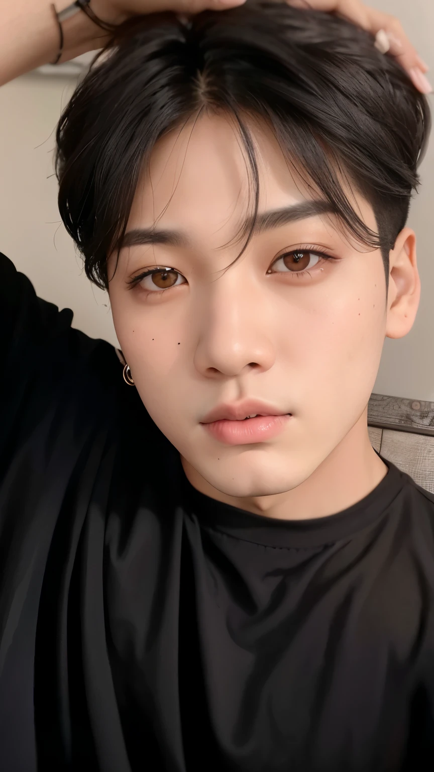 um close up de um homem com longos cabelos pretos e cabelos sardados, Ele tem cabelo preto com franja, preto hime corte cabelo, Asian face, Beautiful Asian boy, detailed face of a asian boy, Jeon Jungkook, young cute wan asian face, cabelo arrumado com franja, com franja, Asian boy, franja preta, cabelo preto longo com franja, com franja completa, JK, BTS