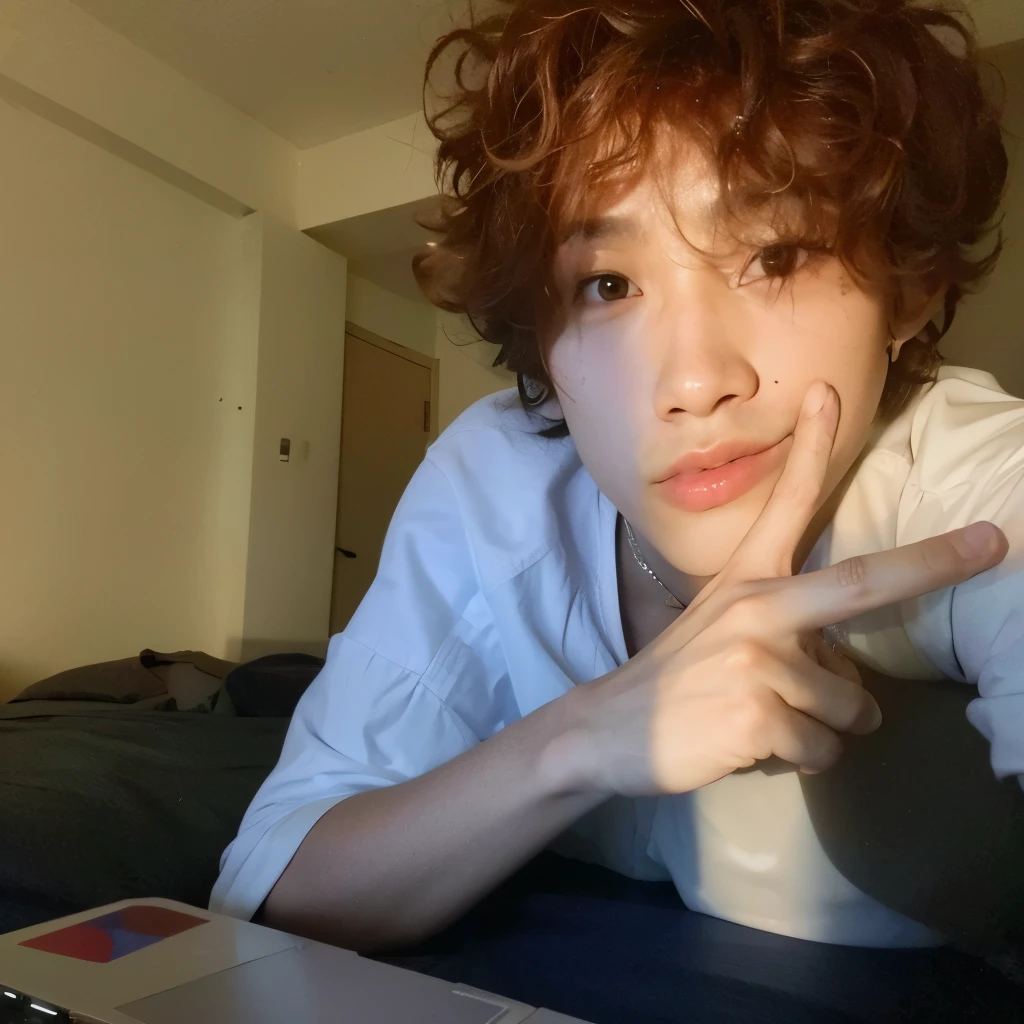 there is a young man lying on a bed with a laptop, cai xukun, ele tem cabelo castanho curto e encaracolado, Jinyoung Shin, Hong junho hyung, foto do perfil 1024px, com dedo indicador, Jimin, jaeyeon nam, taken at the beginning of 2020, Jimin\o nariz grego, a partir de 8k fosco, taejune kim