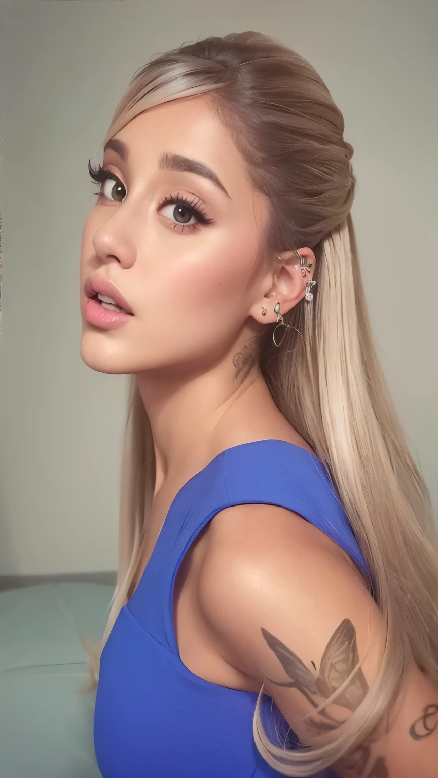 um close up de uma mulher com cabelos longos usando um vestido preto, Retrato de Ariana Grande, Ariana Grande, cabelo em rabo de cavalo baixo liso, Nice Poarch, Ariana Grande Fotografia, ariana grande as a sith, Cl, Ariana Grande em Star Wars, Pintura de Ariana Grande, inspired by Gina Pellón, pintura de retrato de ariana grande, Foto do perfil, suave em _ O pano de fundo