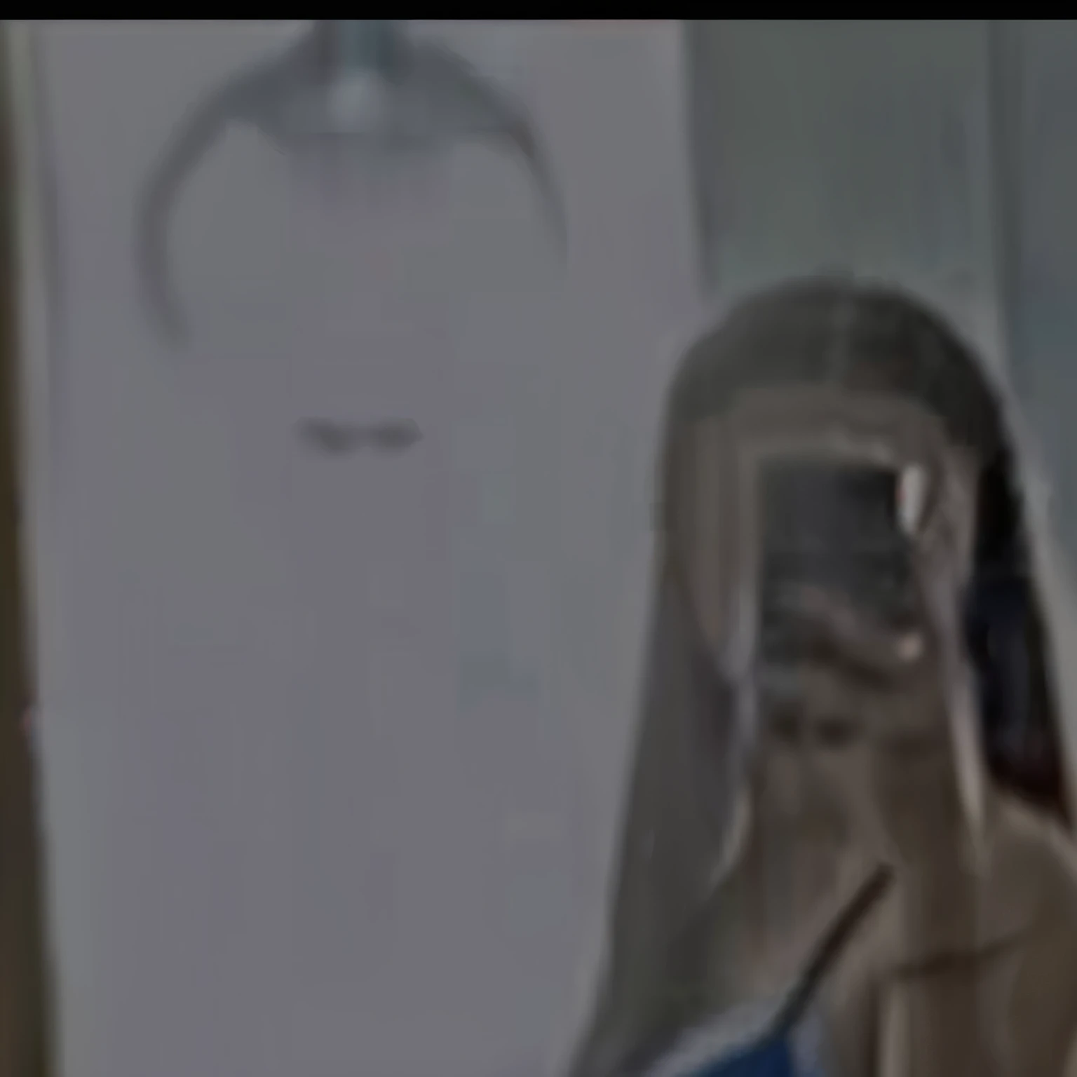 there is a woman in a blaues Kleid taking a picture of herself, enges Kleid, wearing blaues Kleid, in blaues Kleid, wearing a blaues Kleid, blaues Kleid, a blaues Kleid, long blaues Kleid, skinenges Kleid, wearing a plastic blaues Kleid, in einem Kleid, elongated figure, dick, Sanduhr-Figur, enge Kleidung, dick body, Mittlere Aufnahme, Taille nach oben