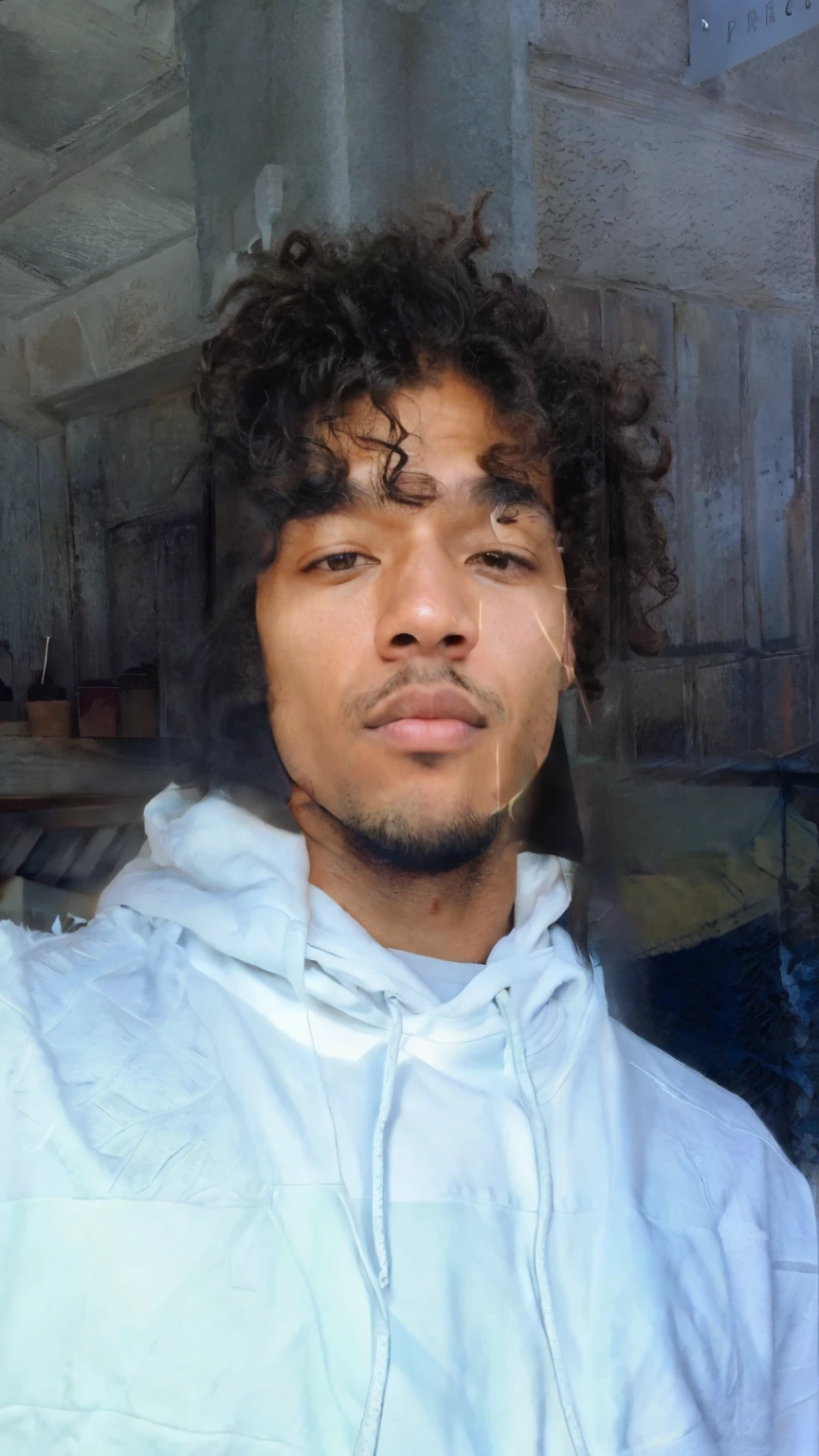 arafed man with encaracolado hair and a white hoodie, cachos por cima of his head, a black man with long encaracolado hair, encaracolado and short top hair, encaracolado middle part haircut, cachos por cima, headshot Foto do perfil, encaracolado afro, he has short encaracolado brown hair, no estilo de Tyler Mitchell, encaracolado haired, encaracolado, Foto do perfil, imagem de perfil, foto de perfil