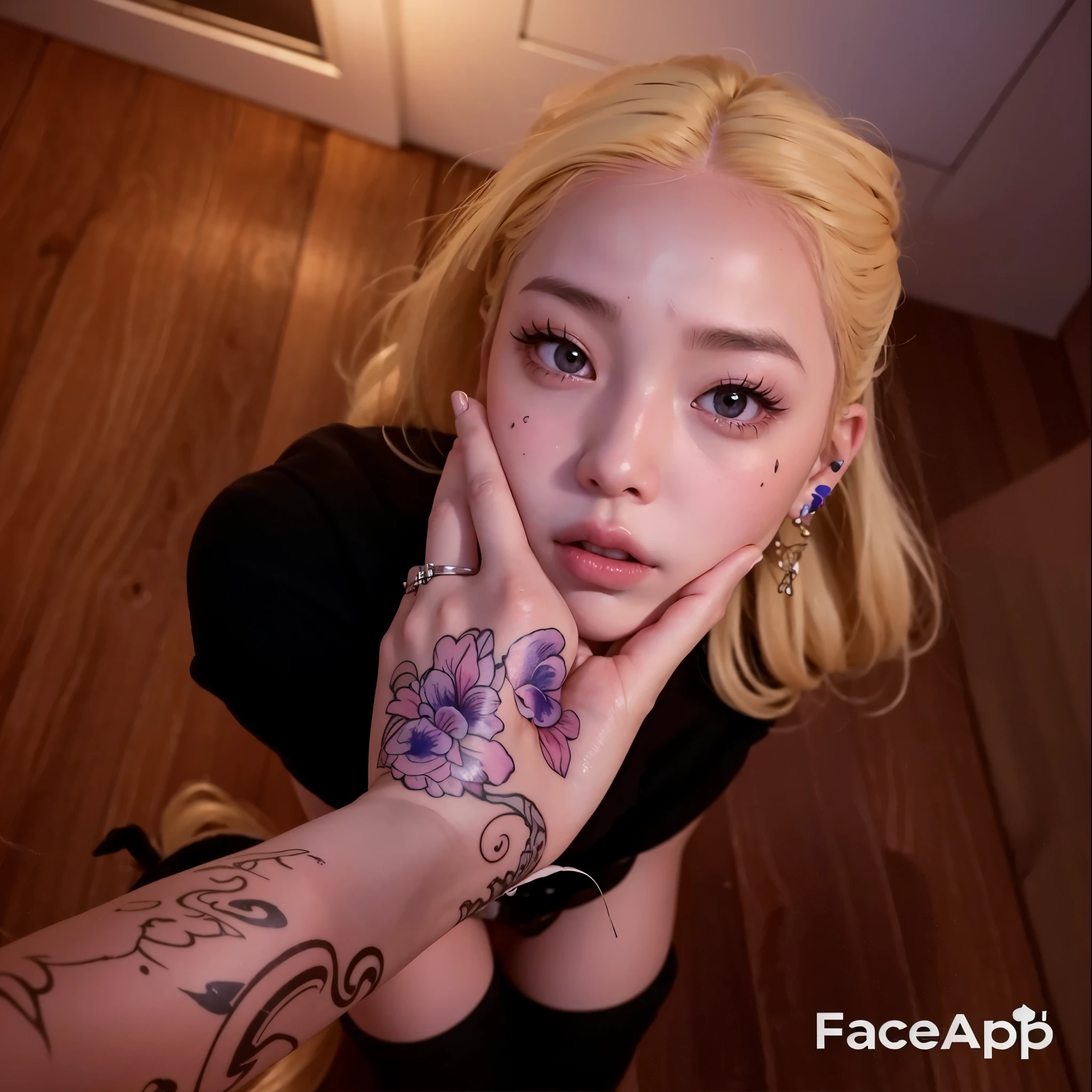 Un primer plano de una persona con un tatuaje en el brazo, her face looks like an orchid, pale korean adorable face, parque roseanne de blackpink, cara de ahegao, ella tiene una cara linda, ulzzang, ella tiene una linda cara expresiva, cara con artgram, foto de perfil, pale round face, hermoso rostro estetico, 8k selfie photography, ahegao