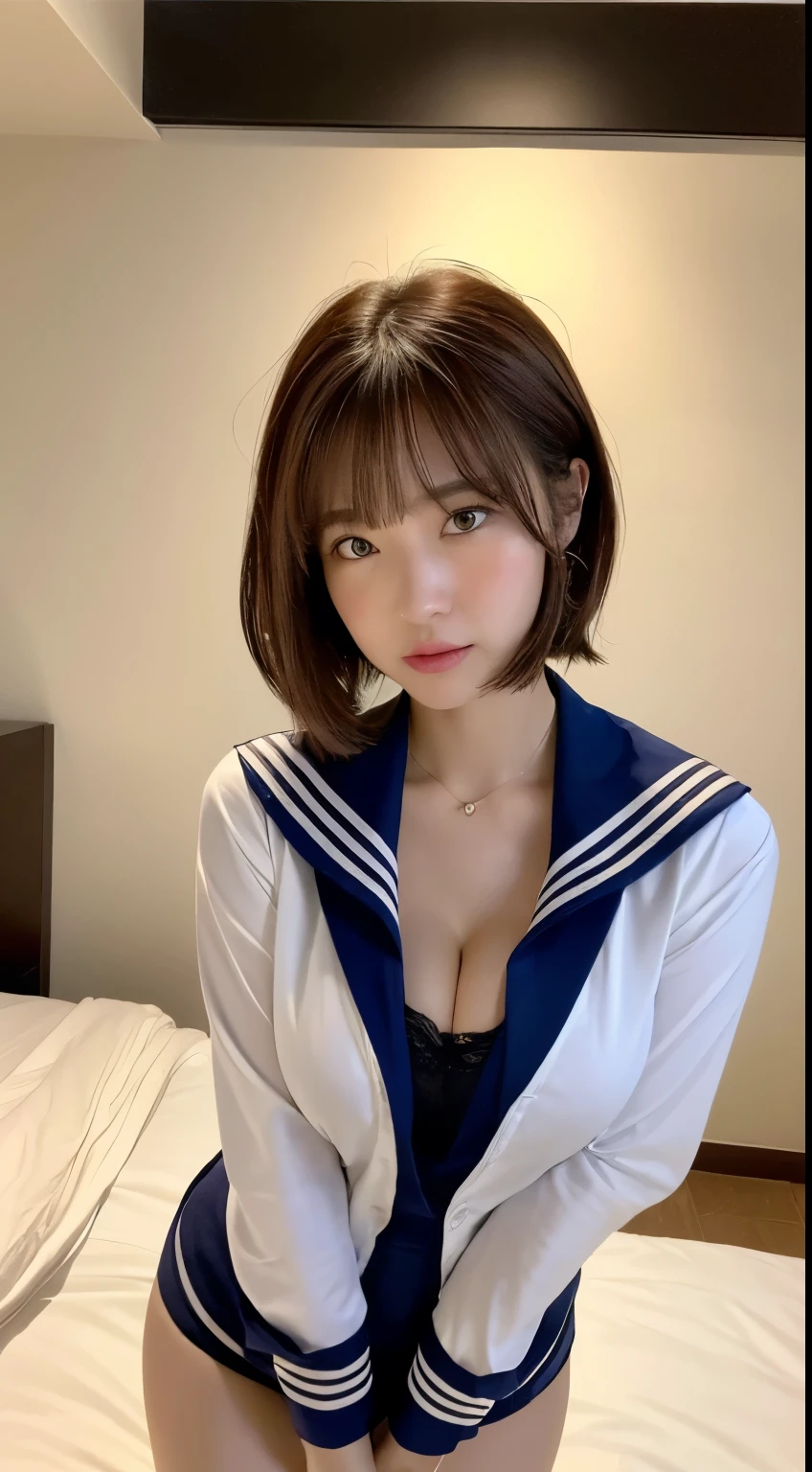 着衣巨乳　腹筋 