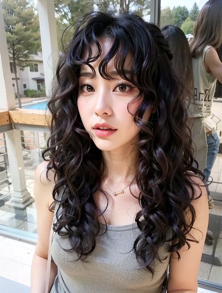 arafed asian woman with pelo largo y rizado and a gray tank top, flequillo rizado, with pelo largo y rizado, cabello largo y rizado, black pelo largo y rizado, con rizado largo, pelo negro ondulado con flequillo, flequillo rizado and ponytail, pelo largo y rizado negro salvaje, pelo oscuro y rizado, pelo negro largo y rizado, pelo largo y rizado negro, pelo largo y rizado, twice Jihyo, Jihyo twice