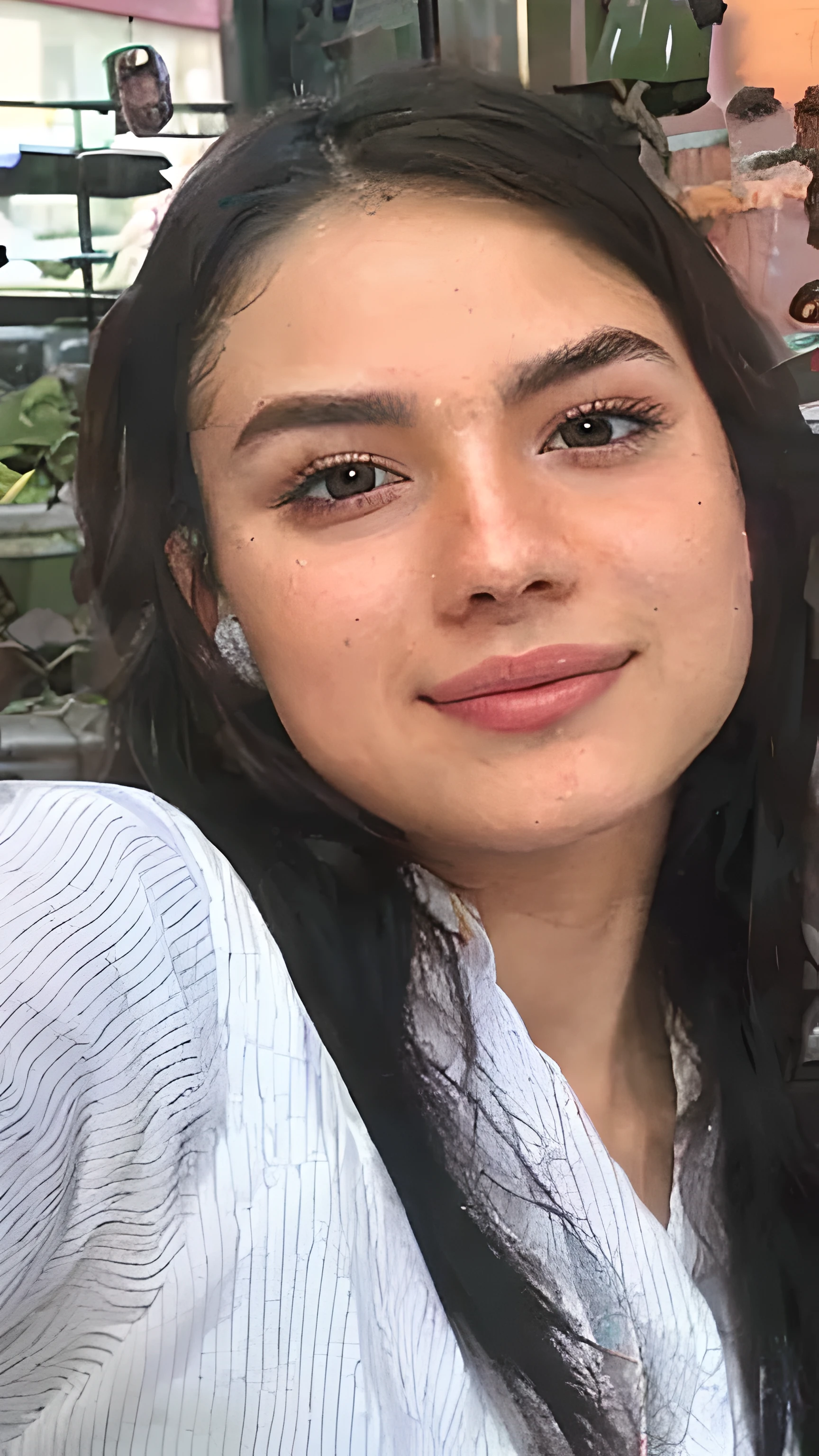 23 year old hyperrealistic Latin girl, selfie de humor para instagram, ultra definition, (fotorrealista: 1.4), 8k, primera calidad, fondos detallados, cara delicada, Maquillaje Natural, foto cruda, iPhone, HDR