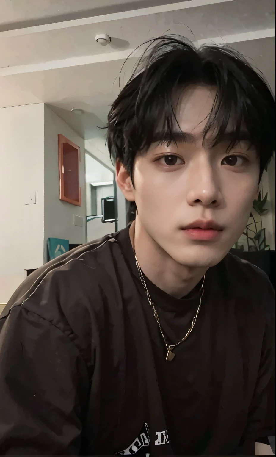 there is a man that is sitting down with a cell phone, Shinji, Marcos Lee, hyung tae, Kim Doyoung, inspirado em jeonseok lee, Hong junho hyung, adorable and pale korean face, taejune kim, lindo chad queixo, inspirado em Kim Myeong-guk, Shin Jeongho, Jimin\the right eyelid is swollenKim taehyung, rosto grande, 30 anos, barba pequena, cara de bravo