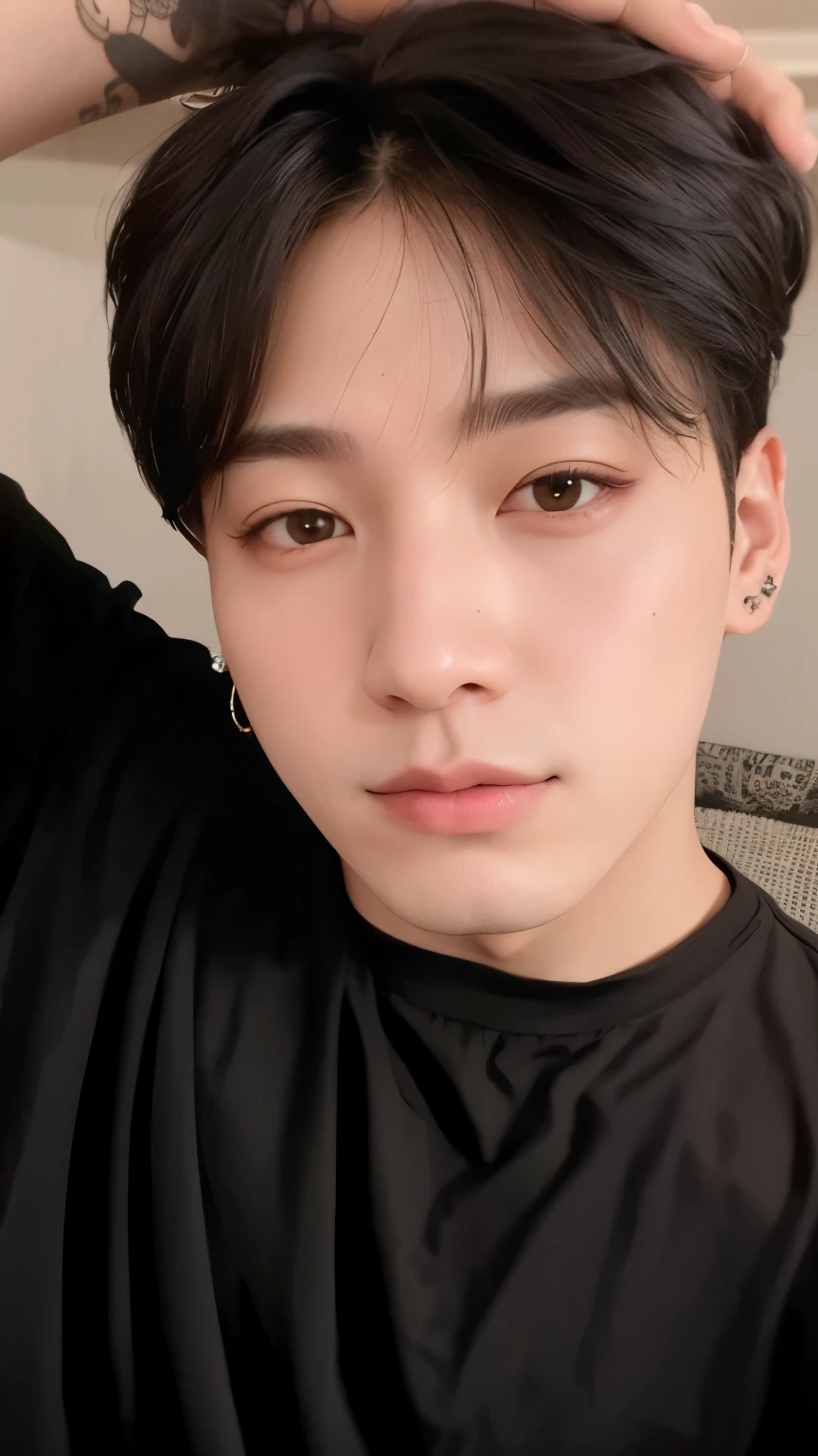 Um close de uma homem com cabelo preto e um colar, cruel orean goth boy, Corte de cabelo preto Hime, cabello blackbangs cabello, goth boy aesthetic, Ele tem cabelo preto com franja, Jeon Jungkook, detalhado, 1 Goth Anime Boy, Sui Ishida com cabelo preto, ๐คค retrato de , 1 20 year old goth boy, Penteado branco com corte hime, Jungkook,
