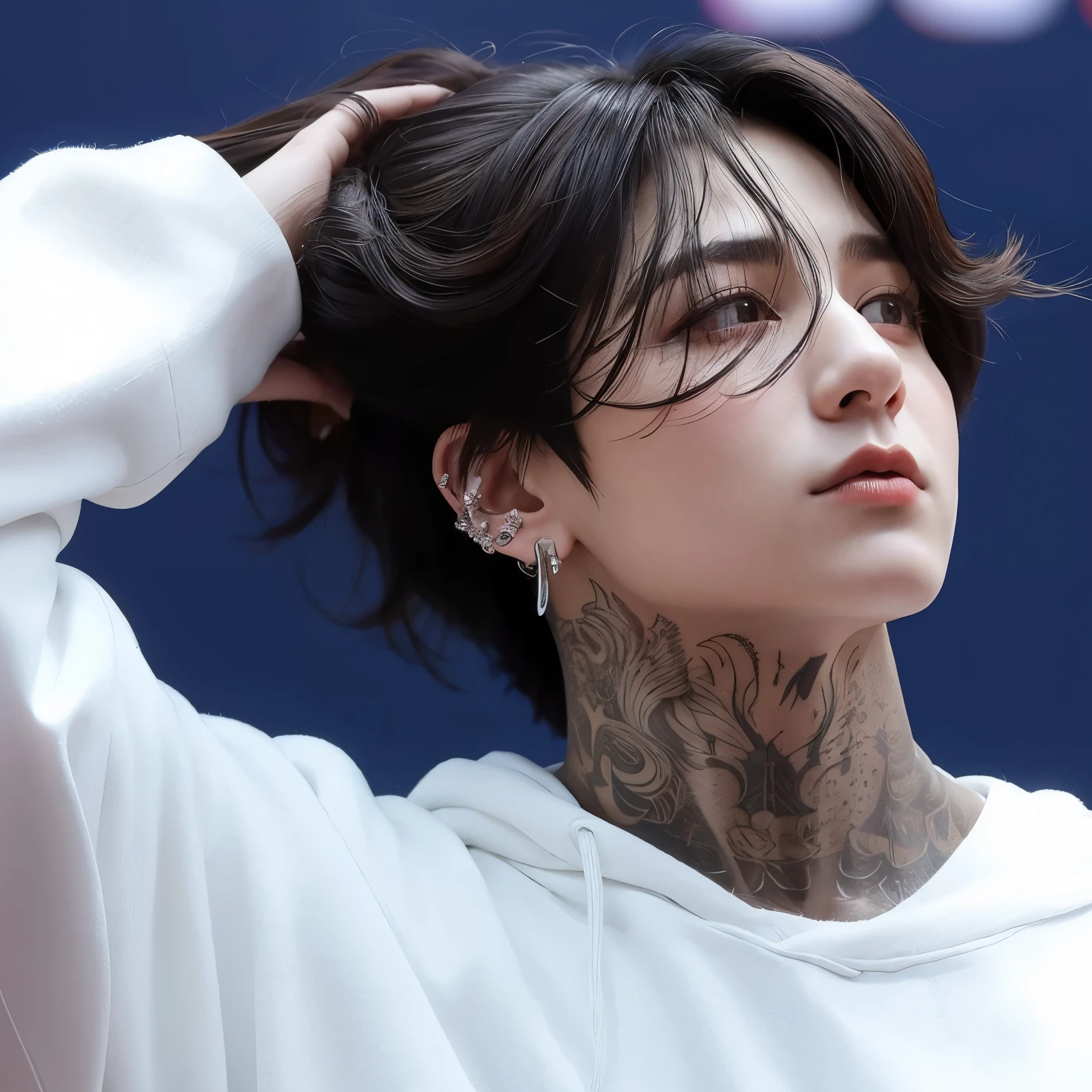 Um close de uma homem com cabelo preto e um colar, cruel orean goth boy, corte de cabelo preto hime, cabello blackbangs cabello, goth boy aesthetic, Ele tem cabelo preto com franja, Jeon Jungkook, detalhado, 1 Goth Anime Boy, Sui Ishida com cabelo preto, 🤤 retrato de menino, 1 20 year old goth boy, Penteado branco com corte hime, Jungkook,