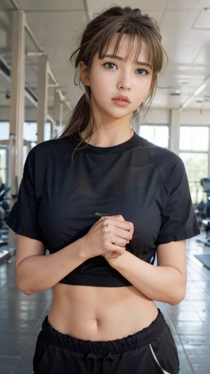 Female natural、blonde hair, dark tan skin, crystal blue eyes, loose=fitting black gym shirt-top 、Long trackpants、In the gymnasium working out