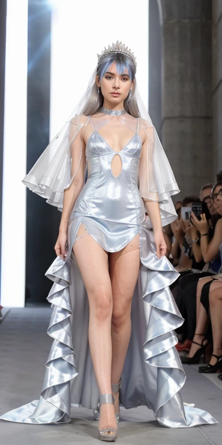 Mujer araffe con un vestido plateado y tacones altos caminando sobre una alfombra azul, usando un vestido plateado, fancy silver dress, Desfile de moda brutalista, vestido gris transparente, vestido blanco!! de cabello plateado, vestido abierto, Chica en un desfile de modas en el infierno, vestido fluido, translucent silky dress, con una cintura delgada, Foto del desfile de moda, Vestido en Voile