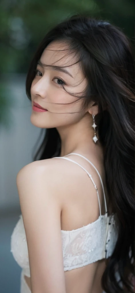 (on the table, best quality, realistically, Super detailed, meticulous, high resolution, 8k wallpaper), Close-up portrait of a beautiful woman, Chariada, smiling, light brown messy hair, Perfect dynamic composition, 美丽meticulous的眼睛, Just like the cover of a fashion magazine, on campus