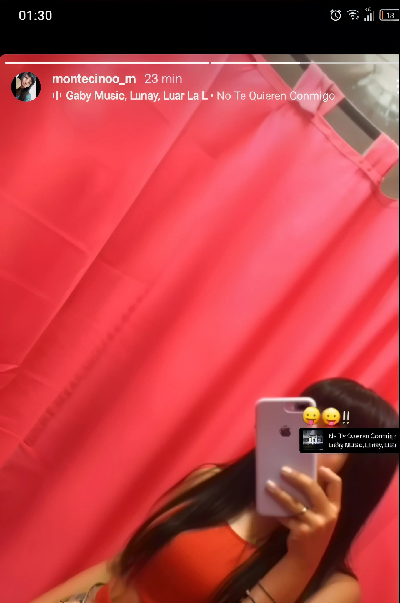 there is a woman taking a selfie in front of a red curtain, low quality video, su ombligo esta expuesto, tik tok videos, pelo largo y camisa roja, imagen filtrada, su cabello es largo y liso, 2 4 year old female model, iphone videos, foto filtrada, she is in front of the camera, metraje de baja calidad, en ropa interior, con las tetas al aire