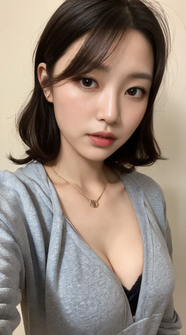 bra top、Heavyweight sweatshirt wide easy pants、A woman with the same face as last time(misaki)，４Ｋ、１people&#39;s women、slender、 Loose wavy styling 、seductive and attractive、full body shot,Including face and skin texture，detailed eyes、a seductive look